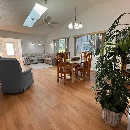 Stylish Budget Friendly Retreat!